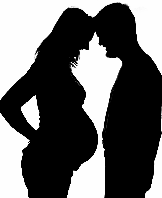 Silhouette_or_a_pregnant_woman_and_her_partner-14Aug2011_clean